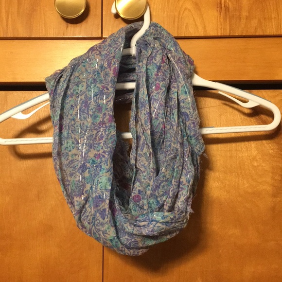 Infinity scarf - Picture 1 of 2